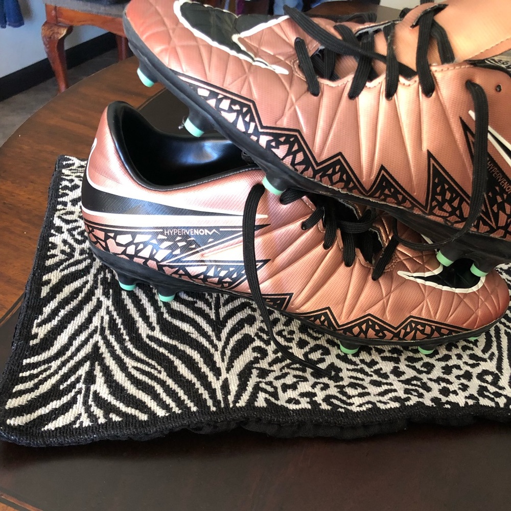 Soccer cleats